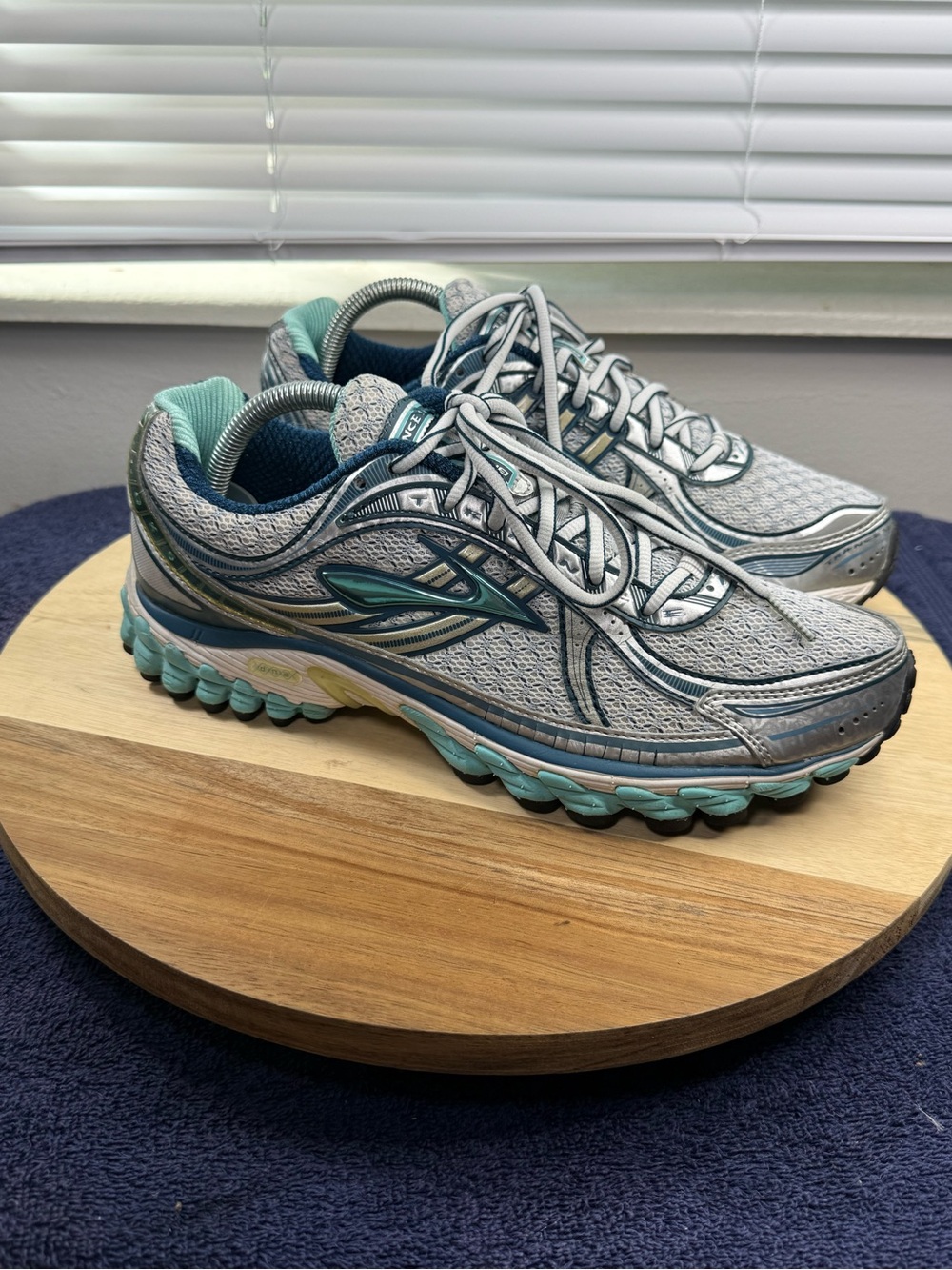 Brooks Women's trance 11 Gray Teal Athletic Running Shoes